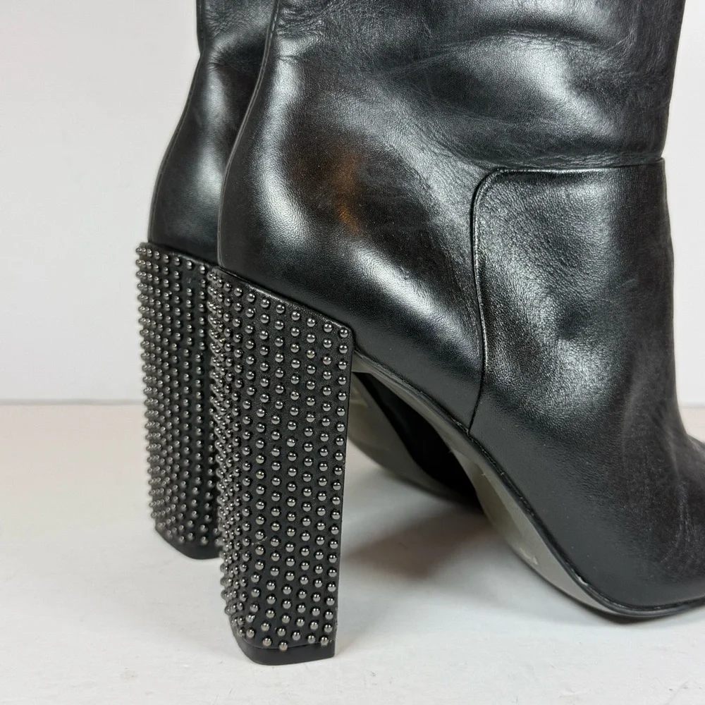 Halston Boots Women’s‎ Black Leather Ankle Boots Size 7.5